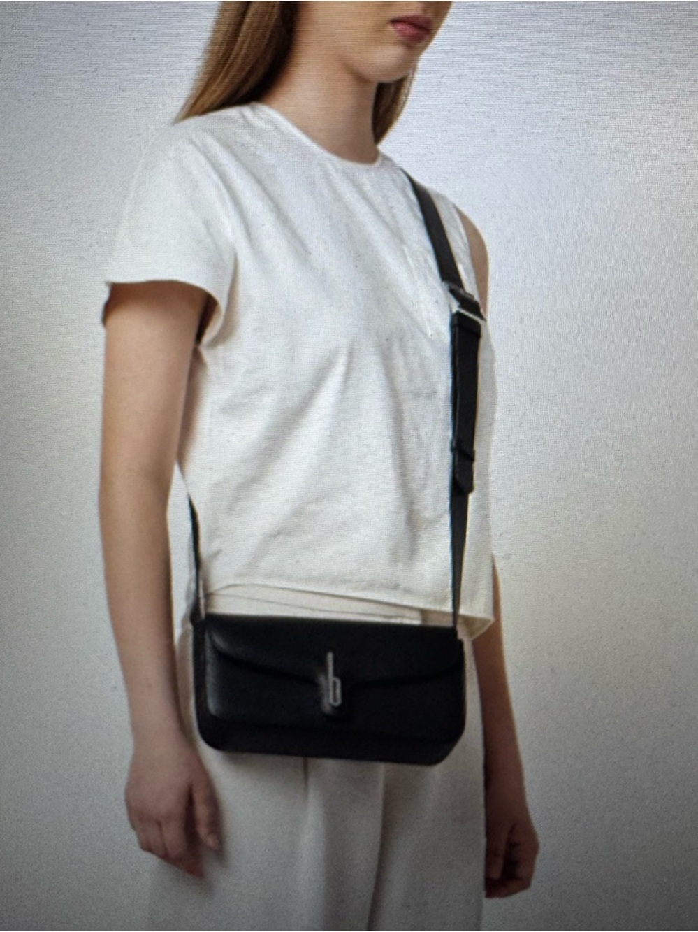 Behno Claudia Crossbody Pebble Black